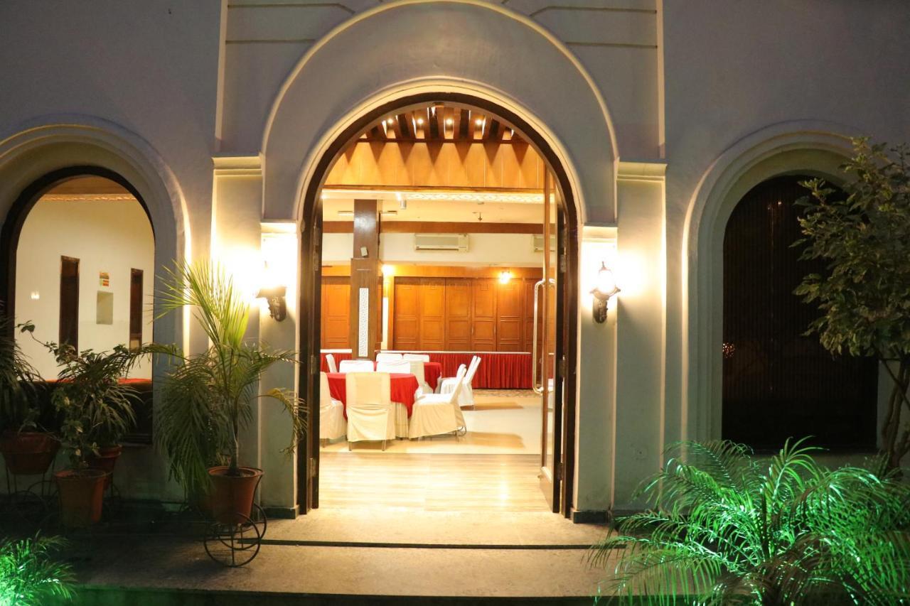 Hotel Pushap Palace Patiala Exterior photo
